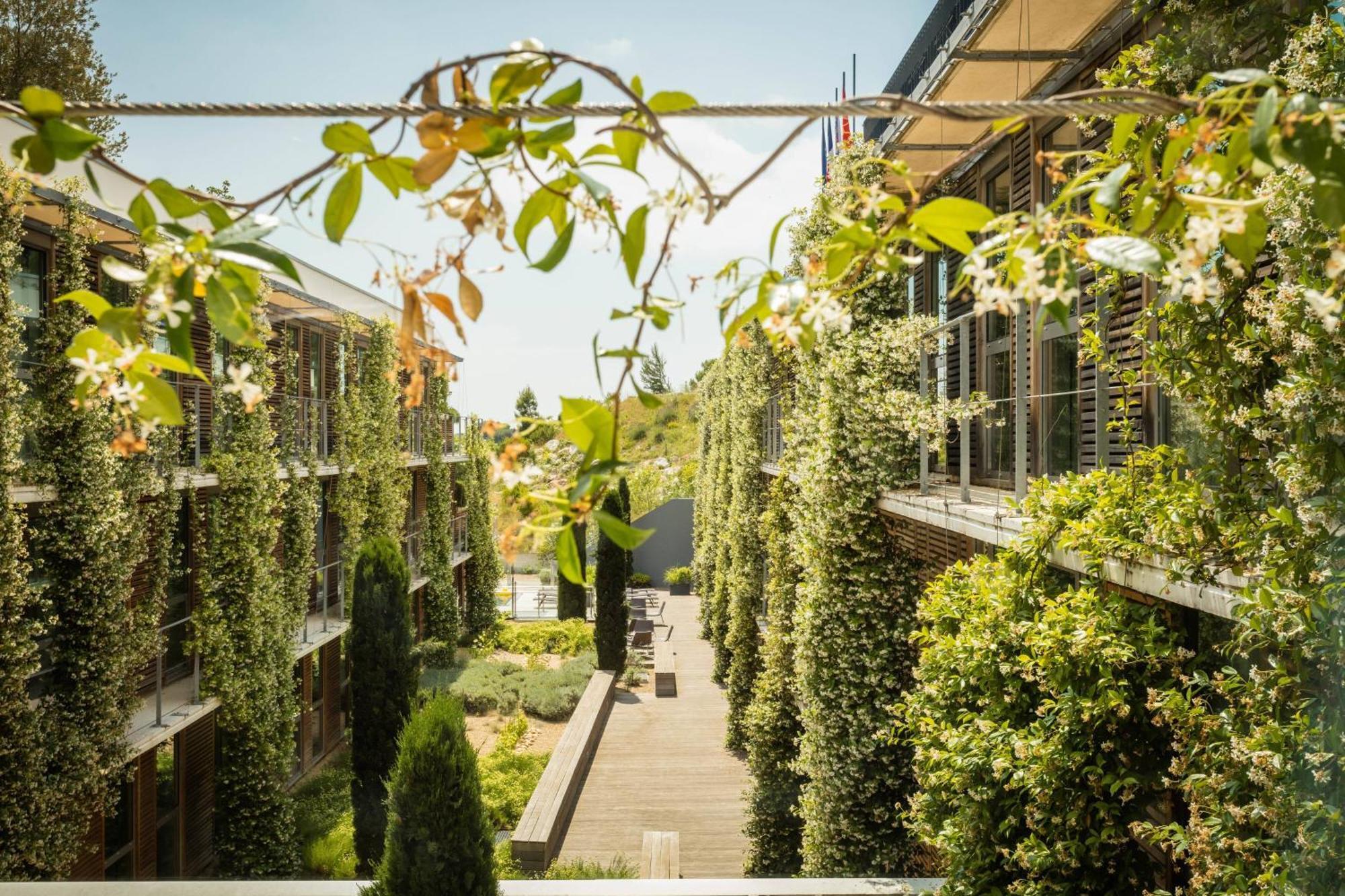 Courtyard By Marriott Montpellier Hotell Exteriör bild