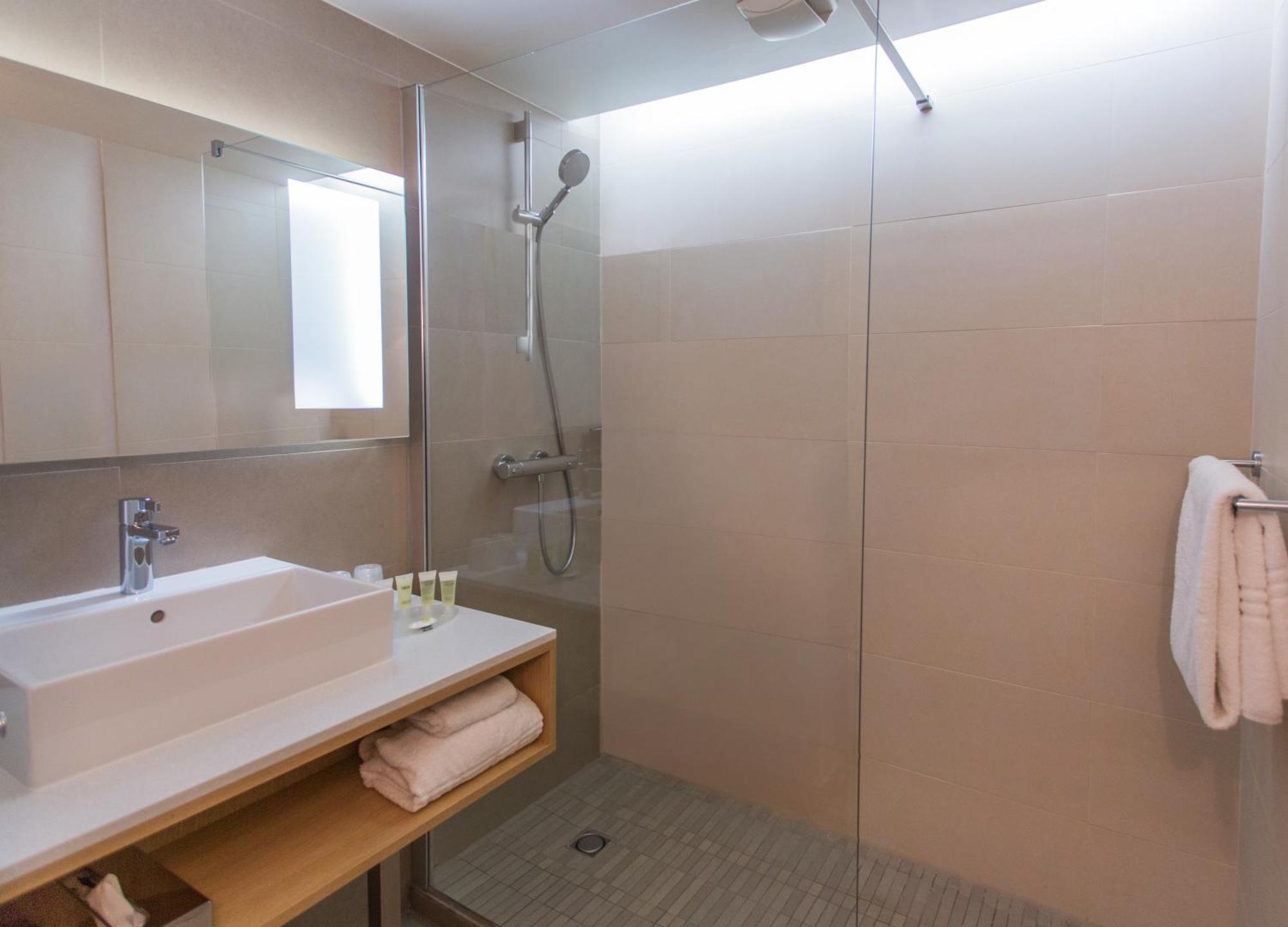 Courtyard By Marriott Montpellier Hotell Exteriör bild