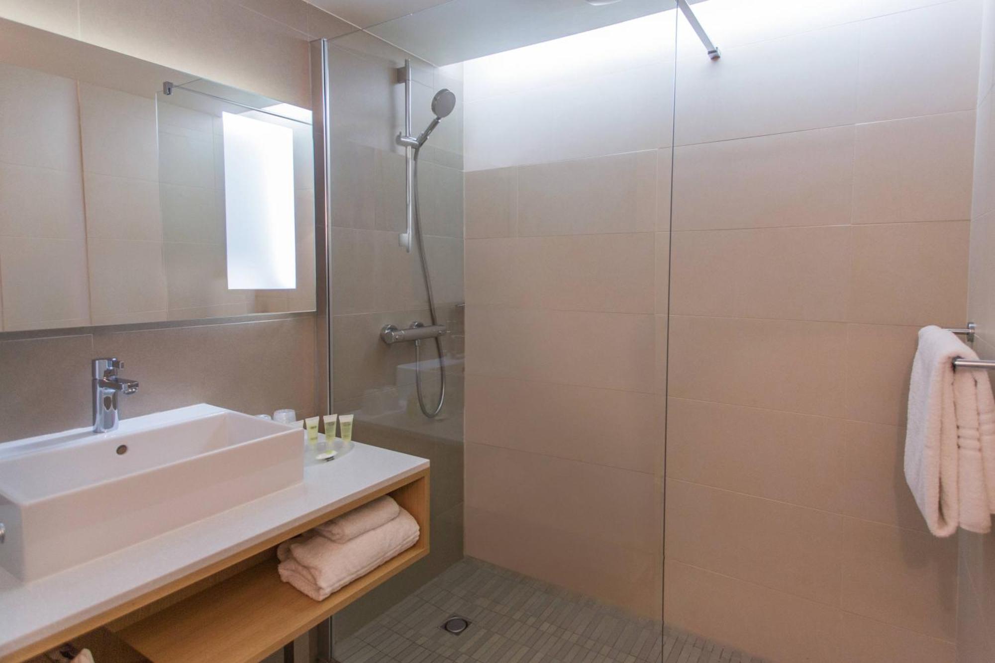 Courtyard By Marriott Montpellier Hotell Exteriör bild